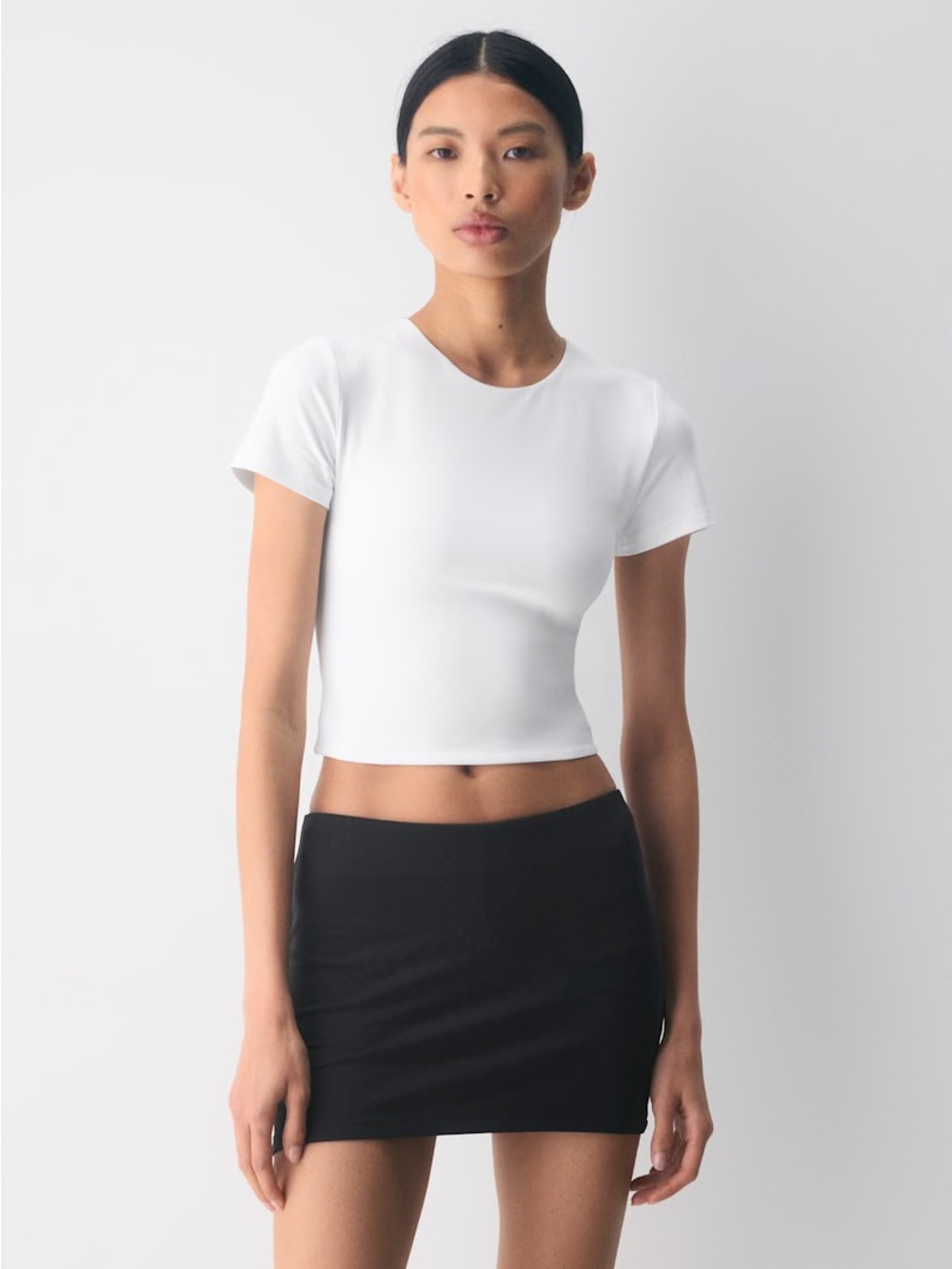 Babaton Aritzia White Fitted Crop Tee